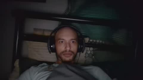 Snapshot of majorb121 chatting on February 15, 4:36 am majorb121 online show from February 15, 4:36 am