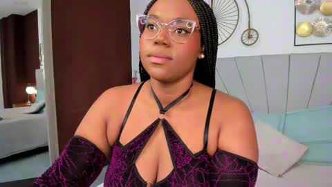 makena online show from March 18, 3:20 am