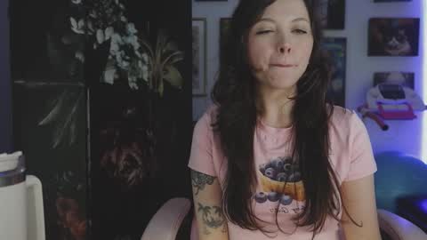 MakiyahBelle online show from January 16, 9:57 am