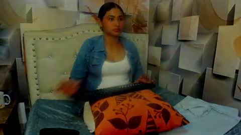 M A L A I K A  online show from August 3, 4:44 pm
