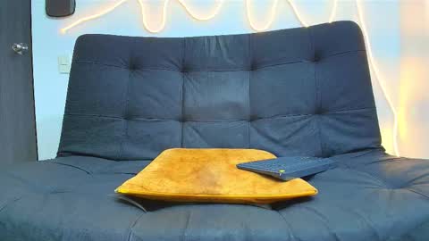 Malcom online show from March 6, 1:24 am