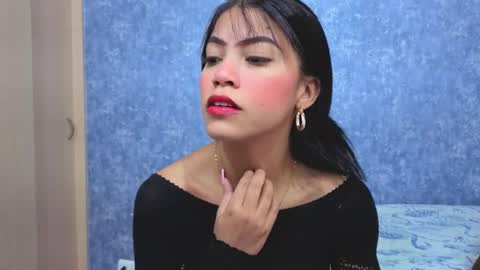 Snapshot of malia_foox chatting on June 21, 5:37 pm Malia foox online show from June 21, 5:37 pm
