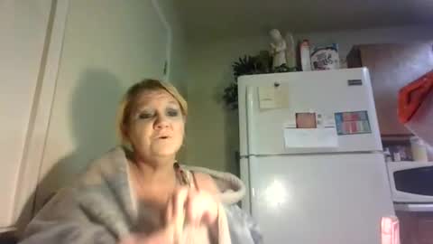 malinda702 online show from April 7, 3:18 am