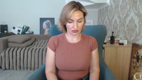 Snapshot of mallinia chatting on May 13, 11:18 am mallinia online show from May 13, 11:18 am