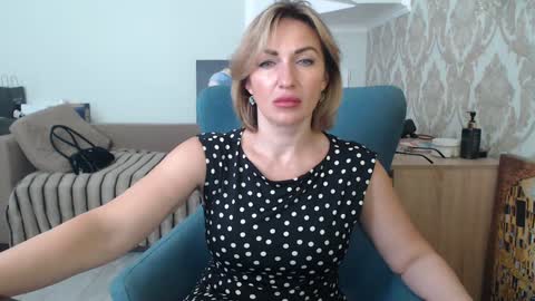 Snapshot of mallinia chatting on May 24, 11:04 am mallinia online show from May 24, 11:04 am
