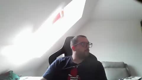 breton online show from October 18, 11:33 am