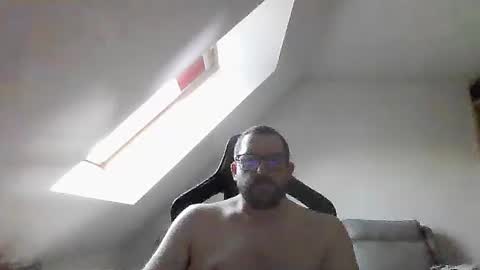 breton online show from December 3, 9:18 am