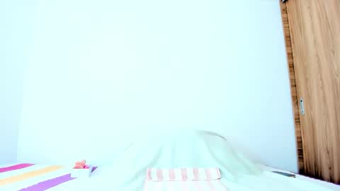 instagram  nueela   online show from March 20, 7:08 pm