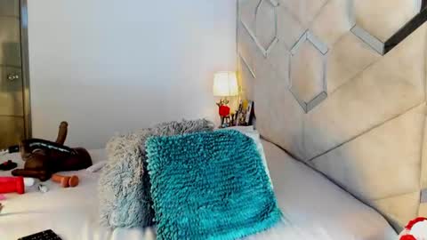 Snapshot of mami_soto chatting on June 18, 11:31 pm mami_soto online show from June 18, 11:31 pm
