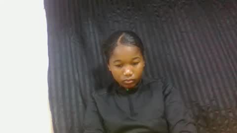 mamieriela online show from February 12, 8:31 am