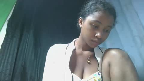 mamieriela online show from April 23, 8:35 am