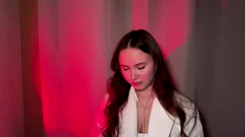 Mia Davis online show from February 26, 7:24 pm