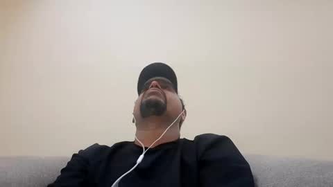 Man new online show from November 9, 5:33 pm