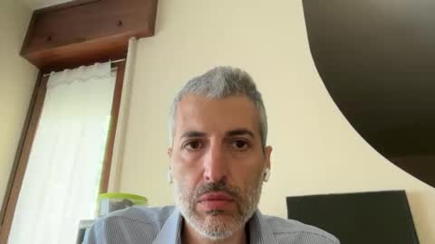 Snapshot of manager82 chatting on April 15, 10:11 am manager82 online show from April 15, 10:11 am