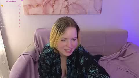 manic_pixie_ online show from February 4, 5:12 pm