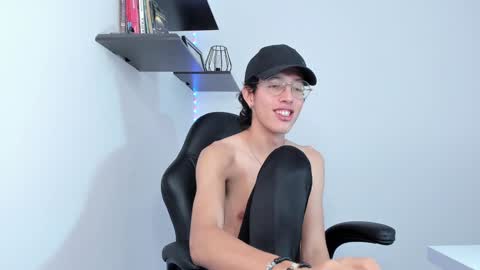 Manuel online show from December 31, 6:24 pm