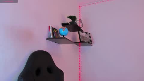 Manuel online show from October 3, 8:17 pm