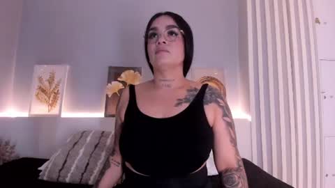 manuela_montes_ online show from June 13, 12:25 pm