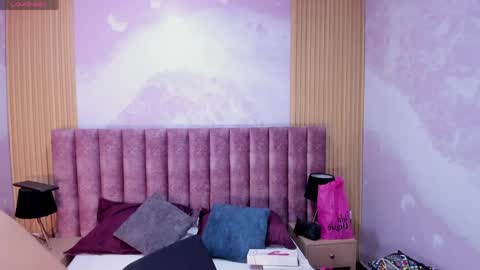 maralinette22 online show from April 9, 11:37 am