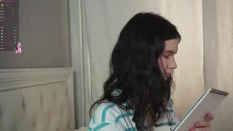 Marcelline online show from February 7, 3:43 am