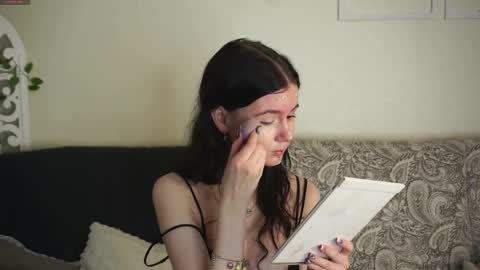 Marcelline online show from February 18, 3:57 am