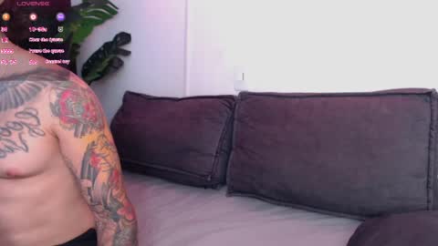 marco_allison43 online show from April 20, 5:37 pm