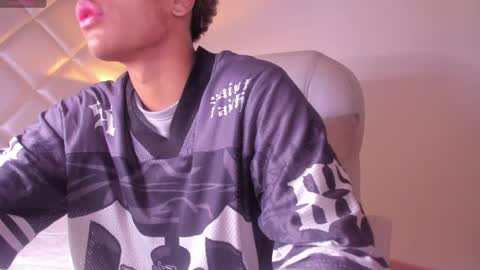 marco_deluxe online show from May 4, 11:39 am