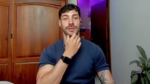 Snapshot of marco_tahani_ chatting on August 4, 1:57 pm Marco IG marco tahani online show from August 4, 1:57 pm