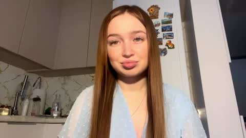 Chloe online show from March 12, 2:12 pm