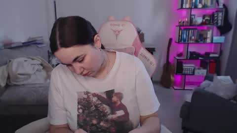 mari moore online show from February 24, 8:01 am