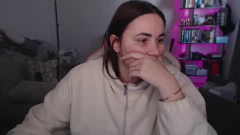 mari moore online show from February 25, 8:24 am