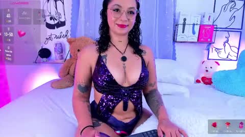 Mari Sweett  online show from May 28, 5:10 pm