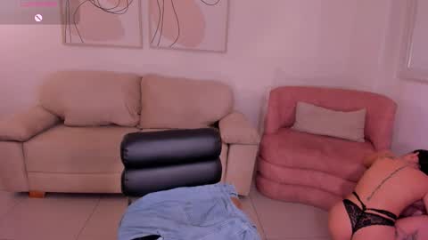 MARIA HERRERA  online show from November 11, 9:59 pm