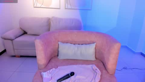 MARIA HERRERA  online show from April 18, 12:14 am