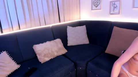 mariana__thompson online show from April 22, 3:20 am