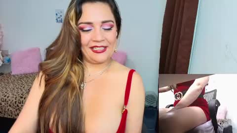 Snapshot of mariana_beltrann chatting on June 20, 9:56 am Mariana online show from June 20, 9:56 am