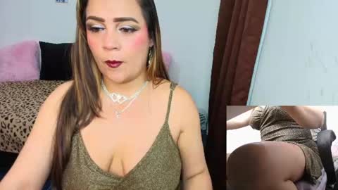 Snapshot of mariana_beltrann chatting on July 18, 5:11 am Mariana online show from July 18, 5:11 am