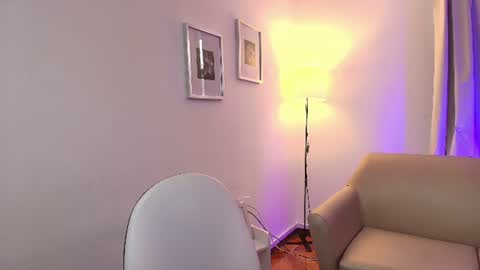 Snapshot of mariana_owen chatting on July 2, 12:44 pm online show from July 2, 12:44 pm