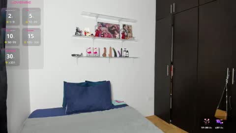 MARIANA Y VALENTINA online show from September 30, 11:04 am