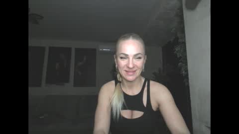 Snapshot of marianna1977 chatting on April 28, 6:57 pm marianna1977 online show from April 28, 6:57 pm