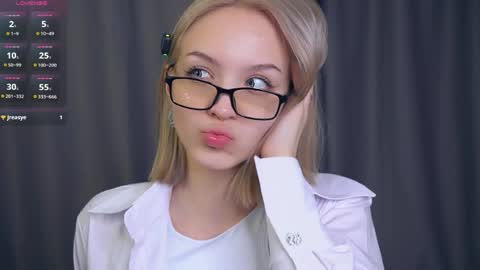 Rachel online show from April 7, 11:26 pm