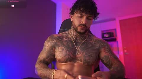 Snapshot of mariano_costa chatting on December 20, 3:35 am Mariano Costa online show from December 20, 3:35 am