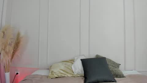 Maria Pettit online show from April 15, 8:43 am