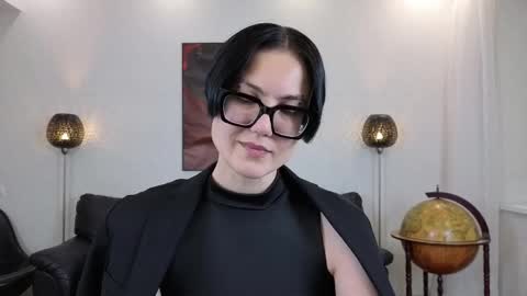 Marie Fitch online show from May 25, 11:55 pm