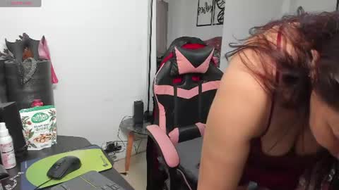 Snapshot of marie_mature chatting on June 29, 10:21 pm marie online show from June 29, 10:21 pm