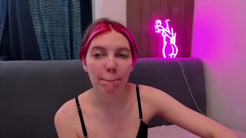 Marie 3 online show from April 19, 5:29 am