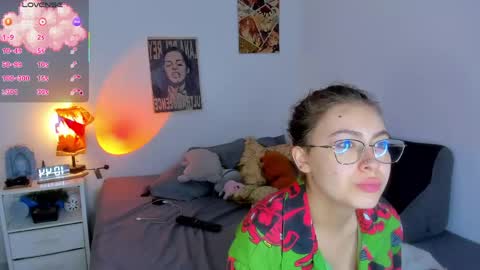Snapshot of marieetaylor chatting on April 27, 7:12 pm Mariee online show from April 27, 7:12 pm
