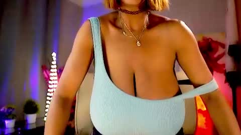Snapshot of mariicha chatting on July 16, 8:09 am Nikita - Scroll down and read my bio please. New Pictures in Bio online show from July 16, 8:09 am