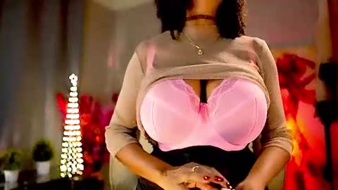 Snapshot of mariicha chatting on July 19, 7:12 am Nikita - Scroll down and read my bio please. New Pictures in Bio online show from July 19, 7:12 am