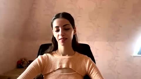 Anny online show from June 19, 8:18 am